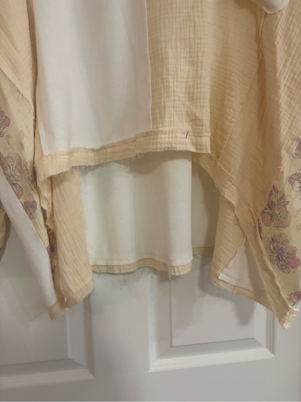 POL Cream and Beige Floral Paneled Pullover Sweatshirt - Picture 4 of 7